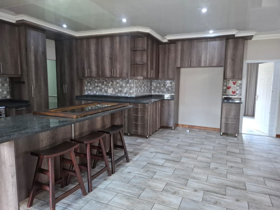 4 Bedroom Property for Sale in Park West Free State